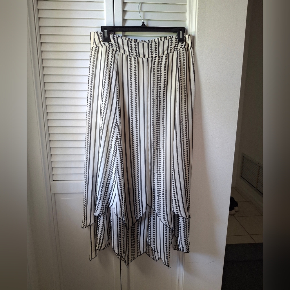 Chico's Creme/white and Black Asymmetrical Midi Skirt